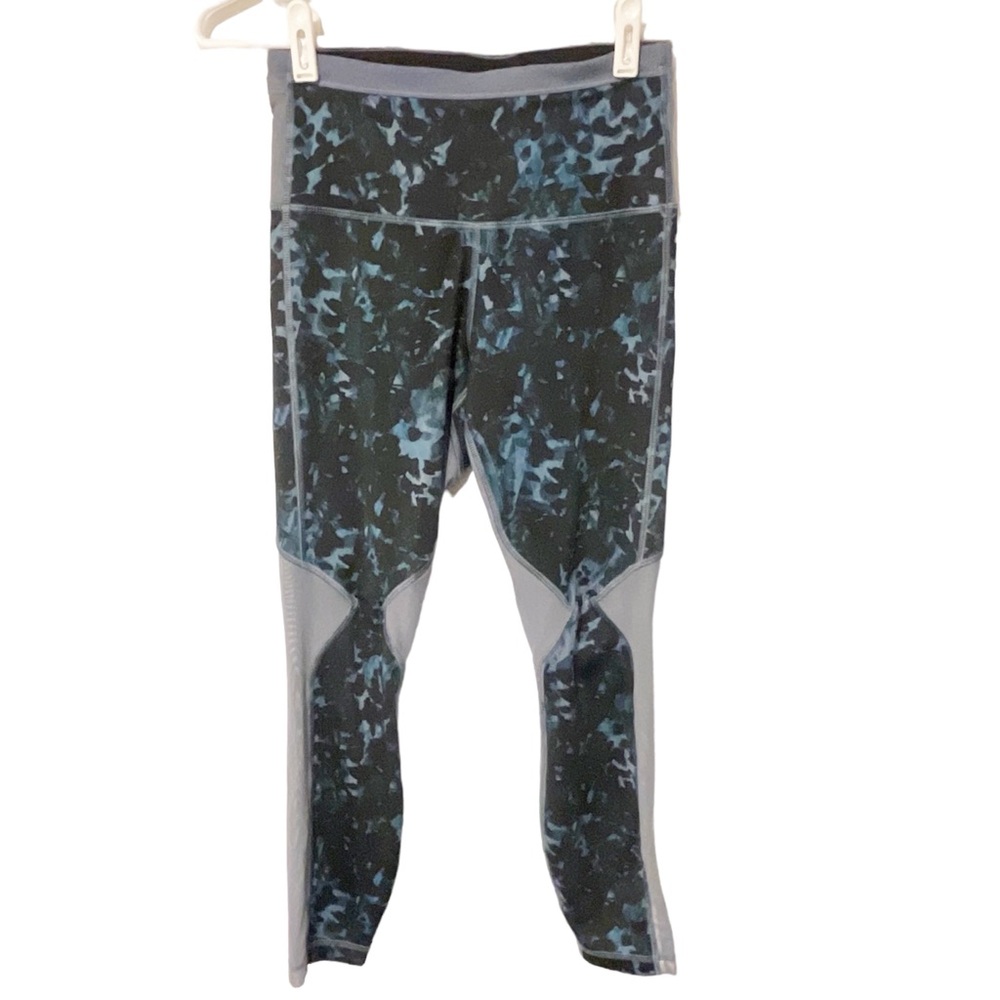 LULULEMON Size 4 RUNNING IN THE CITY 7/8 TIGHT FLORAL‎ BACKDROP BLUE DENIM MESH